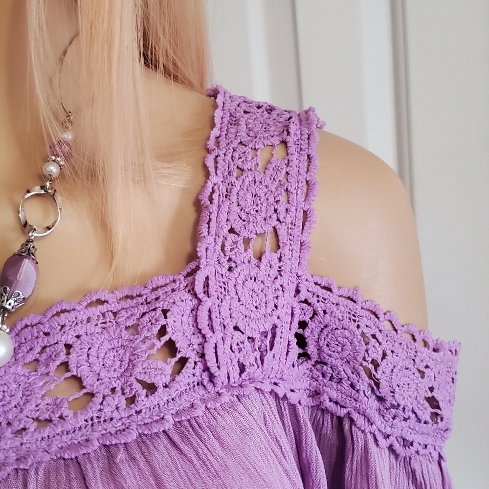 Ladies blouse - Picture 3 of 3